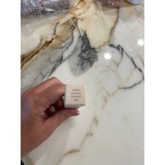 NEW Rhode Shea Butter Peptide Lip Plumping Treatment (Salted Caramel) .3 oz/10ml - Picture 7 of 13